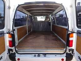 リヤ観音ドア　2t積載　4.0Dターボ　オートマ　バック＆左側面モニター　ナビ　左右独立電動格納ミラー　ETC　型式：TKG-XZC605Y