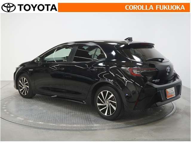 ロングラン保証は、1年間走行距離無制限のロングラン保証付。「カローラ福岡サービス認証工場」でサービスを受けられます。