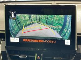 【バックカメラ】駐車時に後方がリアルタイム映像で確認できます。大型商業施設や立体駐車場での駐車時や、夜間のバック時に大活躍！運転スキルに関わらず、今や必須となった装備のひとつです！