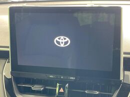 【10.5インチナビ】高級感とインパクトのある大画面ナビを装備。各種オーディオ操作はもちろん、スマホ連携もできる利便性の高いナビです♪