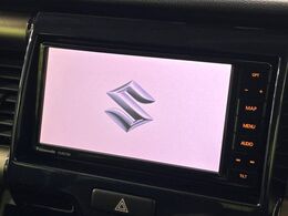 【純正ナビ】人気の純正ナビを装備。オーディオ機能も充実しており、Bluetooth接続すればお持ちのスマホやMP3プレイヤーの音楽を再生可能！毎日の運転がさらに楽しくなります！！