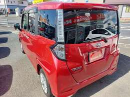 バックカメラ付きなので駐車時に役立ちます◎