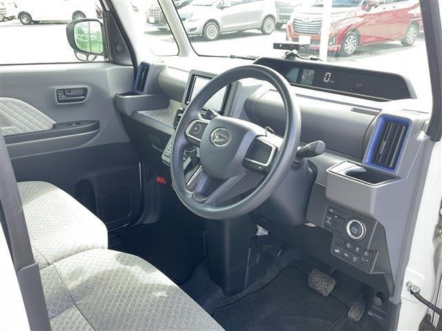 気になる車はすぐにお問い合わせください！画面右側の0066から始まる無料ダイヤルからお問い合わせ下さい！専門スタッフがお車のご質問にお答えいたします！
