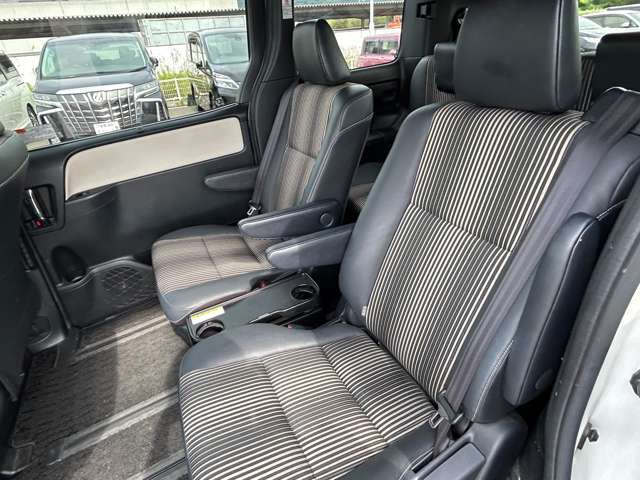 【2列目シート】現車の確認はお電話でも承っております。