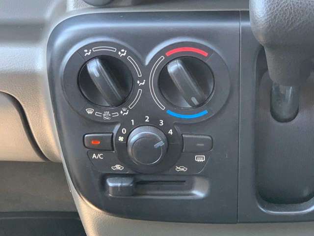 ご購入後の無償・有償保証も充実！やはり車は機械であり消耗品です。でも、車の購入も、修理代も決して安くない。。。そこを安心させるのが保証です！！ぜひ、ご相談下さい！お客様にピッタリなものを提案致します！