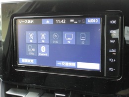 ナビゲーションはトヨタ純正SDナビ(NSZT-W68T)を装着しております。AM、FM、CD、DVD再生、Bluetooth、音楽録音再生、フルセグTVがご使用いただけます。