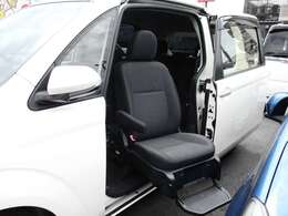 アピスタは、トヨタ系ディーラー『ネッツトヨタ広島』の中古車部門が独立して、グループ内別法人として設立された広島県内に6拠店を構える中古車販売会社です。