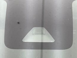 【スマートアシスト】走行中に前方の車両等を認識し、衝突しそうな時は警報とブレーキで衝突回避と被害軽減をアシスト。より安全にドライブをお楽しみいただけます。