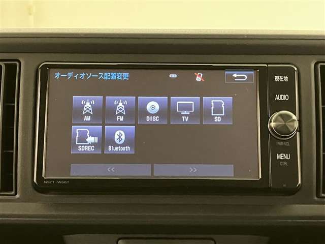 Bluetooth接続可能なナビゲーションになります。ハンズフリーも搭載されています。