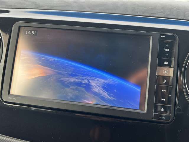 フルセグTV+DVDの視聴も可能です♪車内にいても退屈せずにお過ごし頂けます♪
