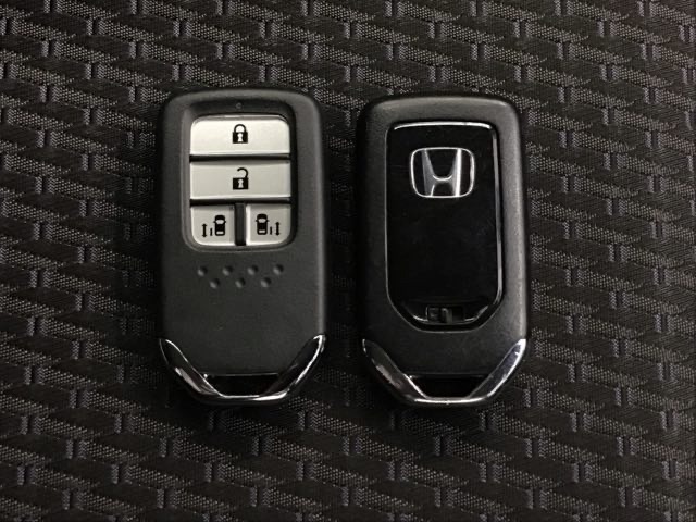 スマートキーです！ドアの施錠・解錠・エンジンの始動がスムーズで大変便利です！