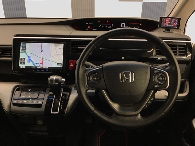 運転しやすいインパネ周りです！見やすいレイアウトで快適なドライブをサポートします！