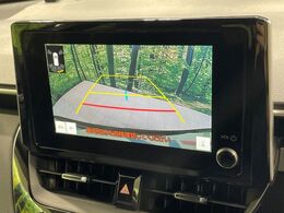 【バックカメラ】駐車時に後方がリアルタイム映像で確認できます。大型商業施設や立体駐車場での駐車時や、夜間のバック時に大活躍！運転スキルに関わらず、今や必須となった装備のひとつです！