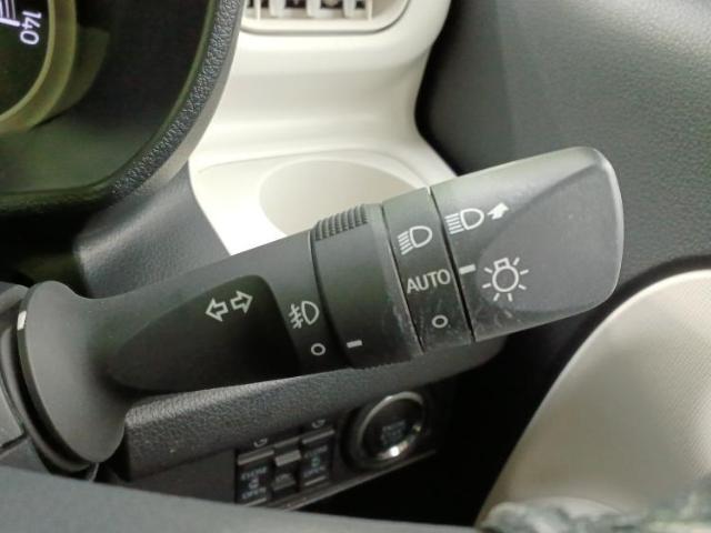 WECARSの展示場では実際に見て、触ってお車をお選びいただけます！知識の豊富な営業スタッフが様々なカーライフをご提案いたします！