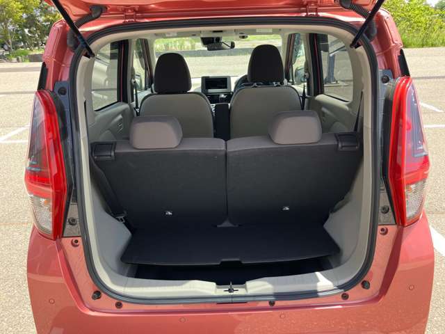 イエストは、車両販売、カーショップ、板金工場、大型整備工場、セルフスタンドと広大な敷地に隣接しております。小さなものから大きなものまで幅広く対応いたします！