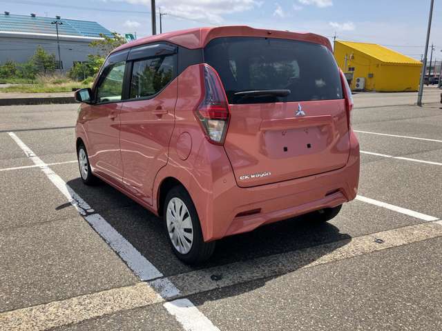 イエストは、車両販売、カーショップ、板金工場、大型整備工場、セルフスタンドと広大な敷地に隣接しております。小さなものから大きなものまで幅広く対応いたします！