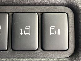 【両側パワースライドドア】スマートキーや運転席のスイッチで後席両側スライドドアの開閉が可能♪電動だから力を入れてドアを開ける必要が無く、小さなお子様でも簡単に開け閉めでき快適です♪