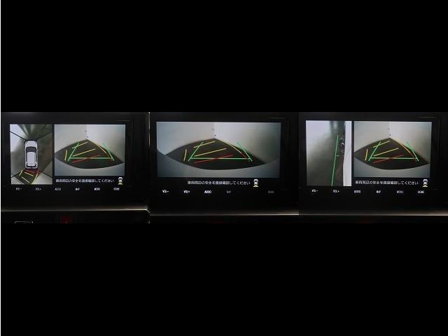 パノラミックビューモニター付きです。車両を上から見たような映像をディスプレイオーディオ画面に表示。運転席からの目視だけでは見にくい、車両周辺の状況をリアルタイムでしっかり確認できます。
