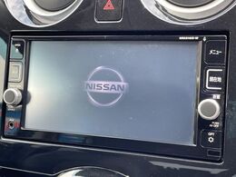【純正ナビ】人気の純正ナビを装備。オーディオ機能も充実しており、Bluetooth接続すればお持ちのスマホやMP3プレイヤーの音楽を再生可能！毎日の運転がさらに楽しくなります！！