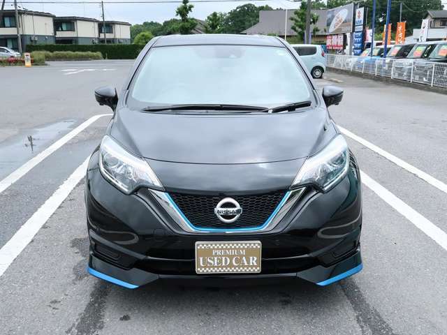 この度はオートガレージHARUのお車をご覧いただきまして誠にありがとうございます！当店の展示車は状態・価格・装備などこだわった仕入れを行っております！中古車だからこそ綺麗で状態の良いお車を届けるために！！