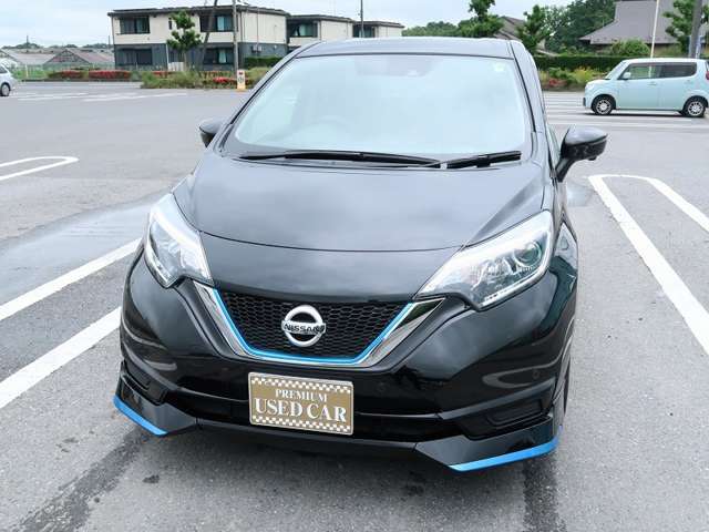 この度はオートガレージHARUのお車をご覧いただきまして誠にありがとうございます！当店の展示車は状態・価格・装備などこだわった仕入れを行っております！中古車だからこそ綺麗で状態の良いお車を届けるために！！