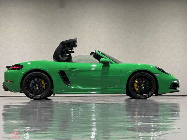 車検、メンテナンスは全てポルシェセンターにて実施しております。