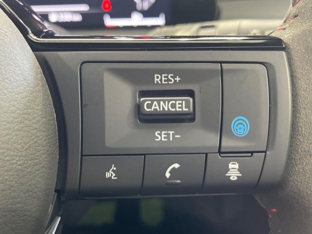 【プロパイロット】高速道路での長距離走行が楽に！！渋滞時と巡回走行のシーンで、アクセル・ブレーキ・ステアリングを自動で制御し、長距離運転の負担を軽減してくれます♪