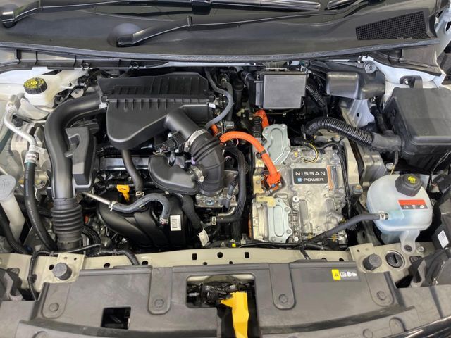 親切・丁寧な専門メカニックスタッフが応対！・車検・点検整備・事故等の修理などアフターサービスも安心。お車のカスタマイズもネクステージのサービススタッフまでご相談ください！