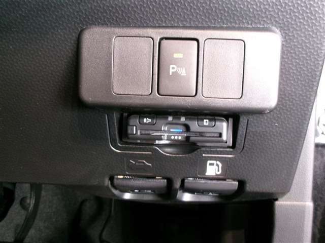 ETC車載器付きです。高速道路の料金所もスムーズに通過できます。