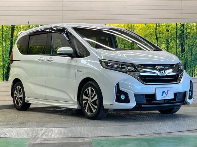 大好評のボディコーティング「弾スプラッシュコート」もご納車までに施工可能。通常のガラスコートと異なる、耐久年数6年の無機質ガラスコーティングが、ボディをキレイな状態に保ってくれます。