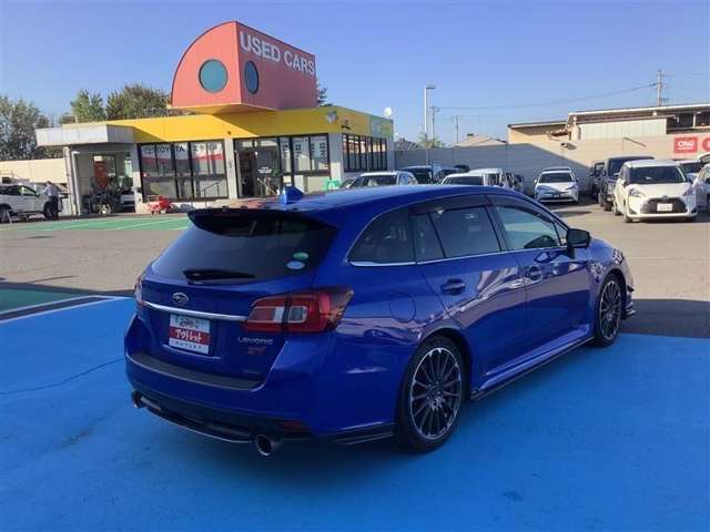 さらに、無料保証期間1年に安心をプラスする1年または2年、走行距離無制限のロングラン保証（有料）をお選び頂く事もできます。