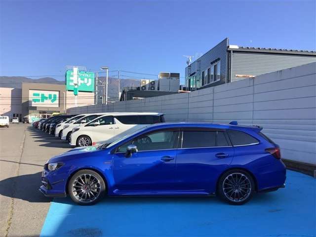 購入後の故障に対する不安も、1年間走行距離無制限の『ロングラン保証』で安心してお乗り頂くことができます。（対象外車種有）