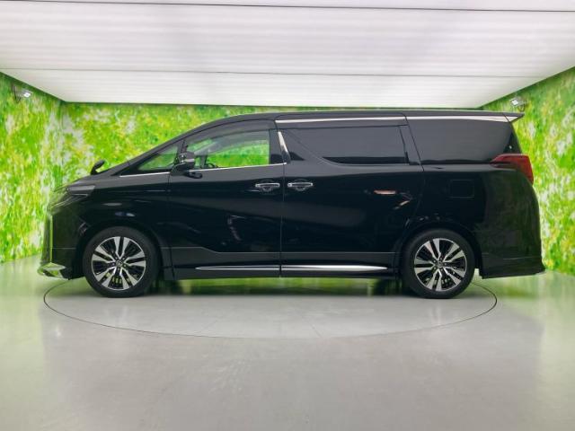 【WECARS】豊富な在庫を大画面モニターで検索可能！オプション装備や内装、タイヤの状態など細部まで御覧頂けます♪詳細はお気軽にスタッフまでお問合せ下さい。