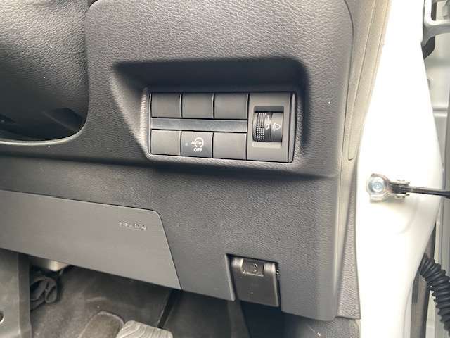 安全をサポート、横滑り防止/燃費節約アイドリングストップ