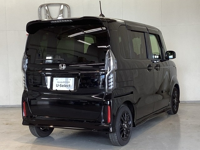 【Honda認定中古車 U-Select】　は3つの安心をお約束します。　1　Hondaのプロが整備した安心。 2　第三者機関がチェックした安心。　3　購入後もHondaが保証する安心。