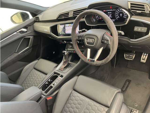 徹底した納車整備を施して上質なコンディションでお客様にお届けするのがAudi認定中古車。充実した保証やサポートで安心してお乗りいただけます。「Audiが2度認めたAudi」、それがAudi認定中古車です。