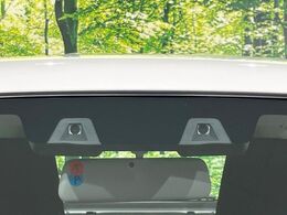 【スズキ　セーフティサポート】走行中に前方の車両等を認識し、衝突しそうな時は警報とブレーキで衝突回避と被害軽減をアシスト。より安全にドライブをお楽しみいただけます。