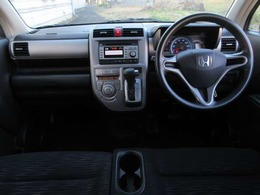 ご納車後も安心なプレミアム保証をご提案いたします。ナビや電装品、エアコンなども含めた600項目の充実した保証内容と安心のロードサービス付帯でサポートいたします。詳細はお尋ねください。