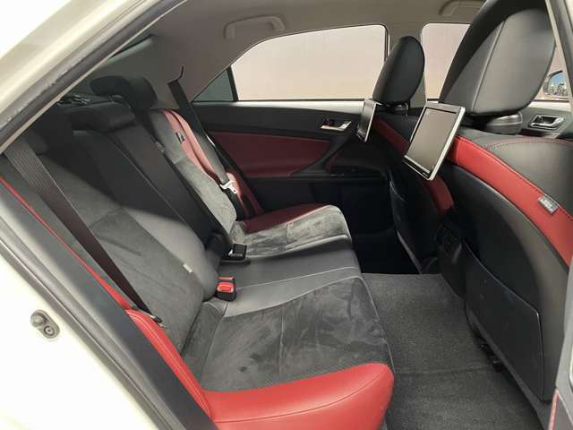 車内もキレイで嫌な臭いもありません☆気になる方は内装のスチームクリーナーも施工可能です♪