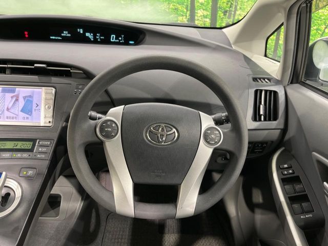 【ステアリングスイッチ】運転中、前方から目線をそらすことなく、オーディオ等の操作が可能な便利機能！安心＆快適なドライブを演出してくれます♪