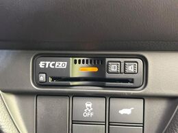 【ETC】高速道路の料金所をストレスなく通過！話題のスポットやサービスエリアに多い「スマートIC」利用時は必須のアイテムです。当店でセットアップを実施、ご納車当日からすぐにご利用いただけます！