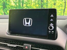 【メーカー純正ナビ】インテリアに溶け込むスタイリッシュな「専用設計」メーカーナビを装備♪視認性や操作性など基本性能にも優れ、より上質なカーライフをお楽しみいただけます。
