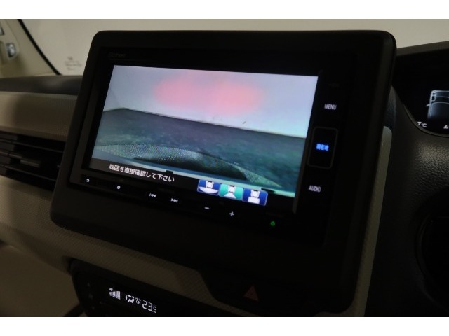 ◆◆バックカメラの画像です。車庫入れの安心感がアップしますね☆