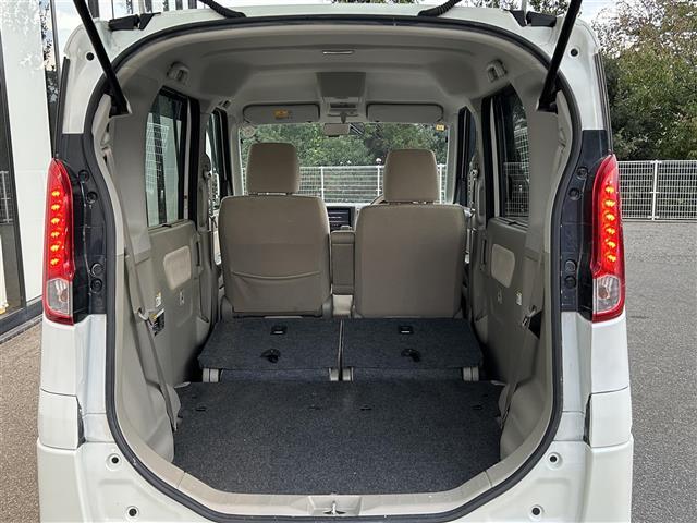 【シートアレンジ】乗車人数、荷物によってシートアレンジは自由自在です！軽い力でシートを動かせます。開口部は低く、重い荷物もラクに積み下ろしできます。