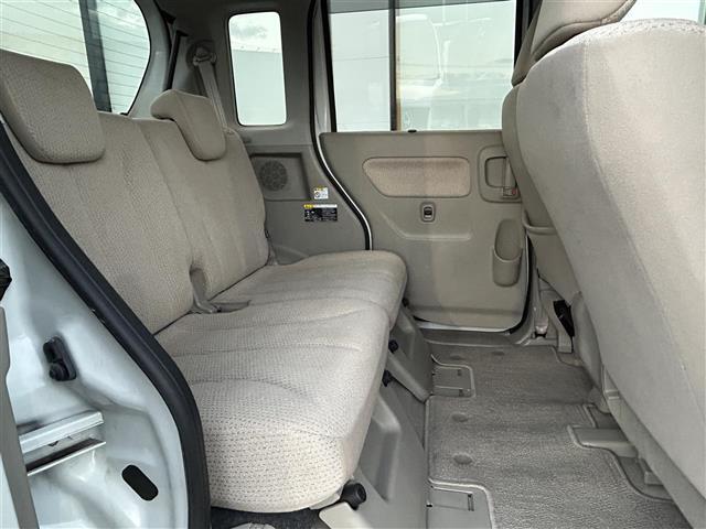 【フロアマット】ニオイが気になる方は消臭効果のある内装クリーニングオプションがおすすめです！またオプションパーツのご用意もありますので、自分だけのオリジナルの車内空間をお創りいただけます！