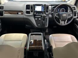 インパネ周りはすっきりとした、シンプルなデザインでまとめられています。