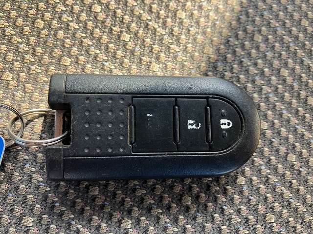 万が一の事故でも対応がよい任意保険も弊社で取り扱っておりますので、是非ご相談下さい。