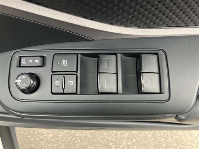 ■運転席側の窓操作ボタンです！