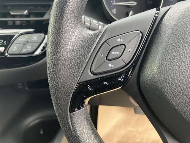 ■運転中のオーディオ操作はステアリングスイッチで！目線を外さないから安全性がUP♪