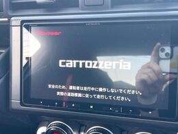 【ナビゲーション】目的地までしっかり案内してくれる使いやすいナビ。Bluetooth接続すればお持ちのスマホやMP3プレイヤーの音楽を再生可能！毎日の運転がさらに楽しくなります！！